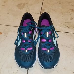 Brooks Neuro 3 running shoes Women's 7.5